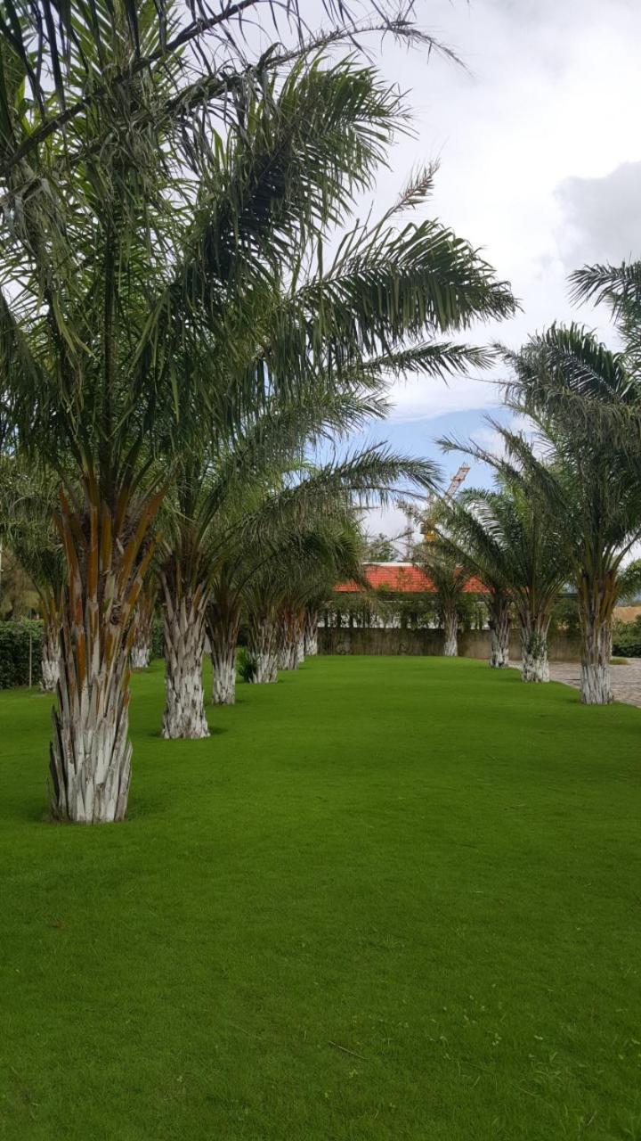 Готель Ninh Thuan Retreat Фанранґ Екстер'єр фото