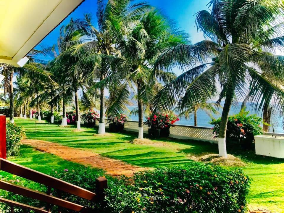 Готель Ninh Thuan Retreat Фанранґ Екстер'єр фото