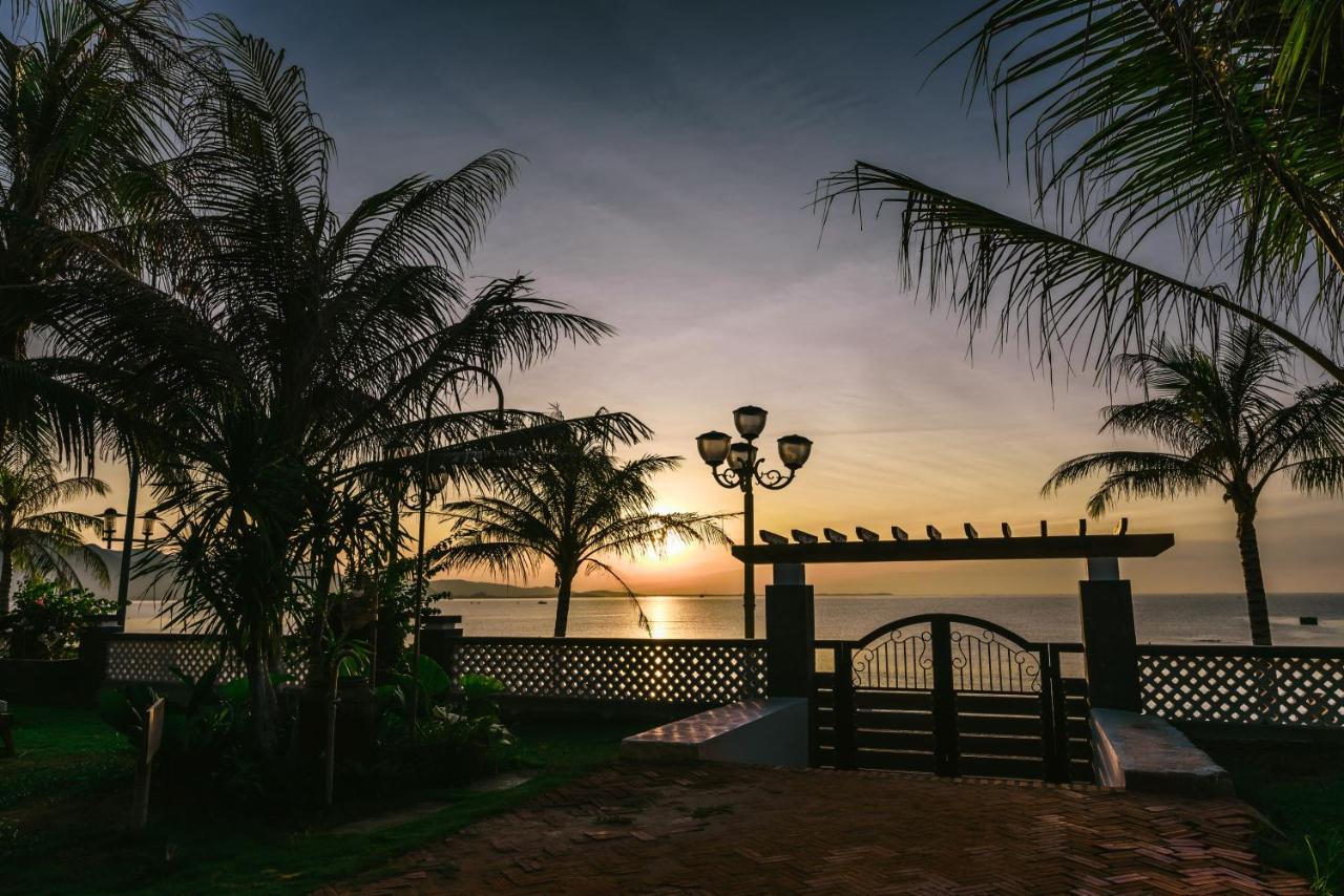 Готель Ninh Thuan Retreat Фанранґ Екстер'єр фото